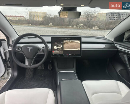Белый Тесла Модель 3, объемом двигателя 0 л и пробегом 59 тыс. км за 22000 $, фото 22 на Automoto.ua