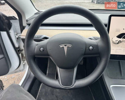 Белый Тесла Модель 3, объемом двигателя 0 л и пробегом 28 тыс. км за 19990 $, фото 21 на Automoto.ua