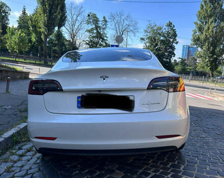 Тесла Модель 3 2022 в Киеве на Automoto.ua Белый Тесла Модель 3, объемом двигателя 0 л и пробегом 35 тыс. км за 25000 $, фото 4 на Automoto.ua