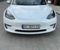 Белый Тесла Модель 3, объемом двигателя 0 л и пробегом 130 тыс. км за 18499 $, фото 23 на Automoto.ua