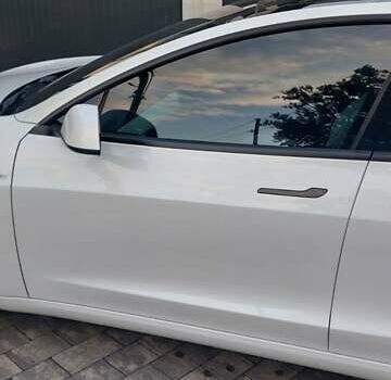 Білий Тесла Модель 3, об'ємом двигуна 0 л та пробігом 35 тис. км за 21800 $, фото 13 на Automoto.ua