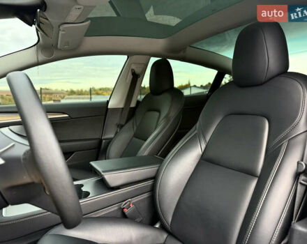 Белый Тесла Модель 3, объемом двигателя 0 л и пробегом 70 тыс. км за 22600 $, фото 26 на Automoto.ua