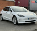 Білий Тесла Модель 3, об'ємом двигуна 0 л та пробігом 48 тис. км за 22900 $, фото 2 на Automoto.ua