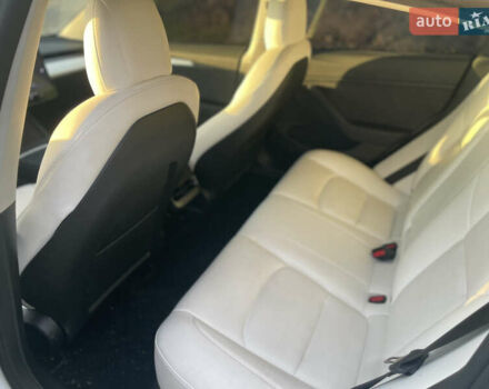 Білий Тесла Модель 3, об'ємом двигуна 0 л та пробігом 77 тис. км за 19000 $, фото 12 на Automoto.ua