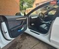 Білий Тесла Модель 3, об'ємом двигуна 0 л та пробігом 75 тис. км за 18500 $, фото 5 на Automoto.ua