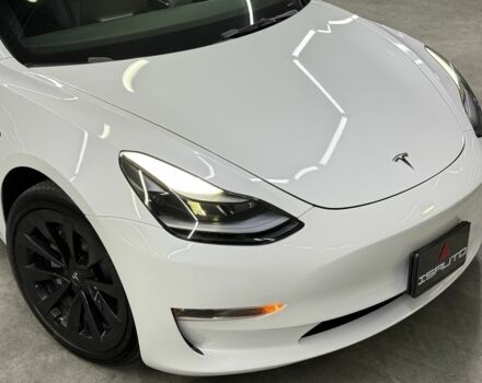 Белый Тесла Модель 3, объемом двигателя 0 л и пробегом 76 тыс. км за 22900 $, фото 1 на Automoto.ua