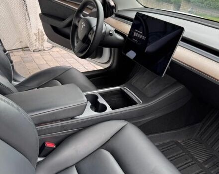 Белый Тесла Модель 3, объемом двигателя 0 л и пробегом 42 тыс. км за 13000 $, фото 11 на Automoto.ua