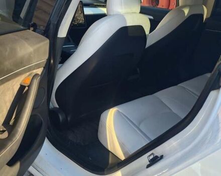 Білий Тесла Модель 3, об'ємом двигуна 0 л та пробігом 111 тис. км за 24000 $, фото 6 на Automoto.ua