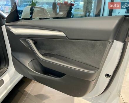 Білий Тесла Модель 3, об'ємом двигуна 0 л та пробігом 18 тис. км за 26900 $, фото 35 на Automoto.ua