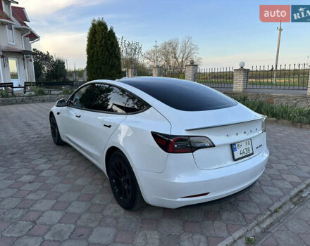 Белый Тесла Модель 3, объемом двигателя 0 л и пробегом 48 тыс. км за 22500 $, фото 4 на Automoto.ua