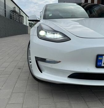 Белый Тесла Модель 3, объемом двигателя 0 л и пробегом 130 тыс. км за 18499 $, фото 21 на Automoto.ua
