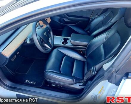 Білий Тесла Модель 3, об'ємом двигуна 0.21 л та пробігом 80 тис. км за 18500 $, фото 12 на Automoto.ua