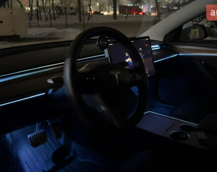 Білий Тесла Модель 3, об'ємом двигуна 0 л та пробігом 74 тис. км за 21800 $, фото 11 на Automoto.ua