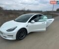 Білий Тесла Модель 3, об'ємом двигуна 0 л та пробігом 65 тис. км за 23000 $, фото 1 на Automoto.ua