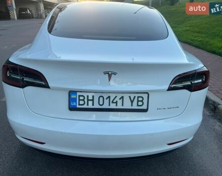 Білий Тесла Модель 3, об'ємом двигуна 0 л та пробігом 122 тис. км за 18500 $, фото 10 на Automoto.ua