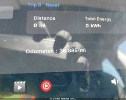 Белый Тесла Модель 3, объемом двигателя 0 л и пробегом 38 тыс. км за 10300 $, фото 9 на Automoto.ua