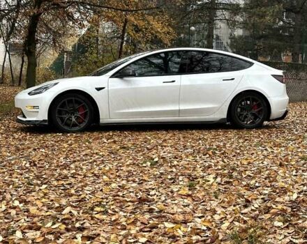 Белый Тесла Модель 3, объемом двигателя 0 л и пробегом 48 тыс. км за 25500 $, фото 6 на Automoto.ua