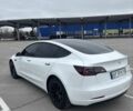 Білий Тесла Модель 3, об'ємом двигуна 0 л та пробігом 76 тис. км за 16700 $, фото 4 на Automoto.ua