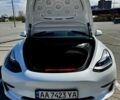 Білий Тесла Модель 3, об'ємом двигуна 0 л та пробігом 52 тис. км за 27300 $, фото 23 на Automoto.ua