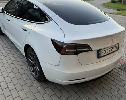 Белый Тесла Модель 3, объемом двигателя 0 л и пробегом 42 тыс. км за 21900 $, фото 4 на Automoto.ua