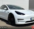 Белый Тесла Модель 3, объемом двигателя 82 л и пробегом 62 тыс. км за 21900 $, фото 1 на Automoto.ua