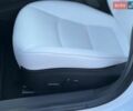 Белый Тесла Модель 3, объемом двигателя 0 л и пробегом 110 тыс. км за 24550 $, фото 30 на Automoto.ua