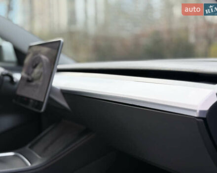 Белый Тесла Модель 3, объемом двигателя 0 л и пробегом 60 тыс. км за 22900 $, фото 14 на Automoto.ua