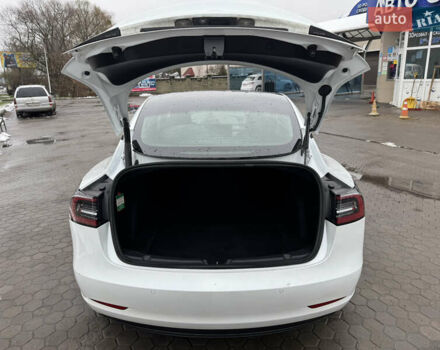 Білий Тесла Модель 3, об'ємом двигуна 0 л та пробігом 110 тис. км за 16900 $, фото 14 на Automoto.ua