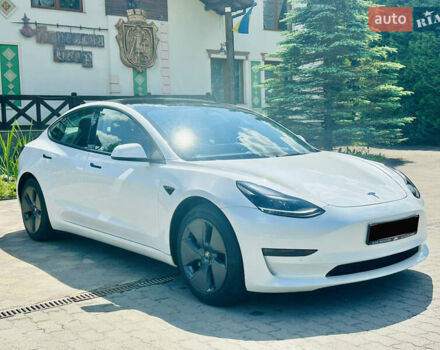 Белый Тесла Модель 3, объемом двигателя 0 л и пробегом 59 тыс. км за 20500 $, фото 8 на Automoto.ua