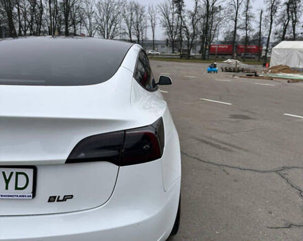 Белый Тесла Модель 3, объемом двигателя 0 л и пробегом 81 тыс. км за 21000 $, фото 8 на Automoto.ua