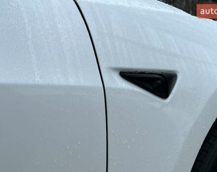 Білий Тесла Модель 3, об'ємом двигуна 0 л та пробігом 33 тис. км за 21300 $, фото 19 на Automoto.ua