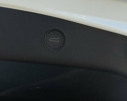 Белый Тесла Модель 3, объемом двигателя 0 л и пробегом 38 тыс. км за 24300 $, фото 17 на Automoto.ua