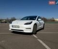 Білий Тесла Модель 3, об'ємом двигуна 0 л та пробігом 100 тис. км за 25000 $, фото 1 на Automoto.ua