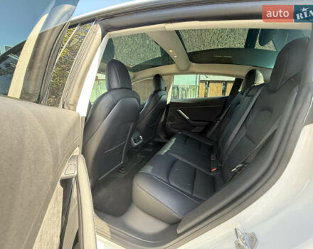 Белый Тесла Модель 3, объемом двигателя 0 л и пробегом 13 тыс. км за 23500 $, фото 23 на Automoto.ua