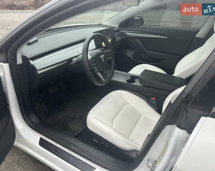 Белый Тесла Модель 3, объемом двигателя 0 л и пробегом 59 тыс. км за 22000 $, фото 9 на Automoto.ua