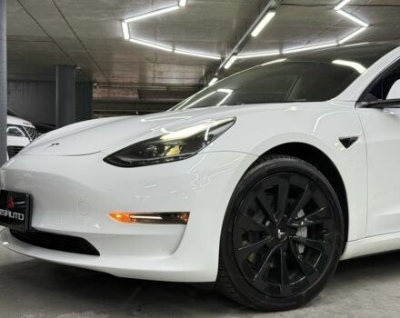 Белый Тесла Модель 3, объемом двигателя 0 л и пробегом 76 тыс. км за 22900 $, фото 7 на Automoto.ua