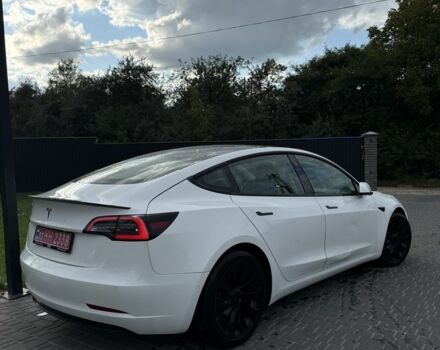 Тесла Модель 3 2022 в Киеве на Automoto.ua Белый Тесла Модель 3, объемом двигателя 0 л и пробегом 200 тыс. км за 16500 $, фото 1 на Automoto.ua