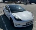 Білий Тесла Модель 3, об'ємом двигуна 0 л та пробігом 52 тис. км за 27300 $, фото 2 на Automoto.ua