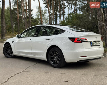 Белый Тесла Модель 3, объемом двигателя 0 л и пробегом 75 тыс. км за 19500 $, фото 5 на Automoto.ua