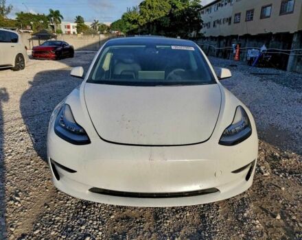 Белый Тесла Модель 3, объемом двигателя 0 л и пробегом 70 тыс. км за 5500 $, фото 4 на Automoto.ua