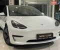 Білий Тесла Модель 3, об'ємом двигуна 0 л та пробігом 63 тис. км за 23900 $, фото 4 на Automoto.ua