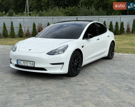 Белый Тесла Модель 3, объемом двигателя 0 л и пробегом 71 тыс. км за 23000 $, фото 46 на Automoto.ua