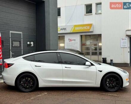 Білий Тесла Модель 3, об'ємом двигуна 0 л та пробігом 117 тис. км за 20999 $, фото 10 на Automoto.ua