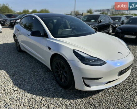 Тесла Модель 3 2022 в Ивано-Франковске на Automoto.ua Белый Тесла Модель 3, объемом двигателя 0 л и пробегом 94 тыс. км за 22000 $, фото 1 на Automoto.ua