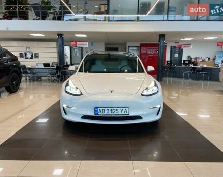 Белый Тесла Модель 3, объемом двигателя 0 л и пробегом 18 тыс. км за 28999 $, фото 1 на Automoto.ua