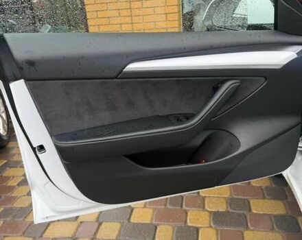 Белый Тесла Модель 3, объемом двигателя 0 л и пробегом 40 тыс. км за 25000 $, фото 29 на Automoto.ua