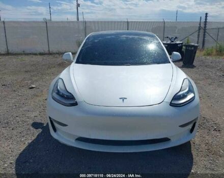 Тесла Модель 3 2022 в Березань на Automoto.ua Белый Тесла Модель 3, объемом двигателя 0 л и пробегом 21 тыс. км за 20500 $, фото 2 на Automoto.ua
