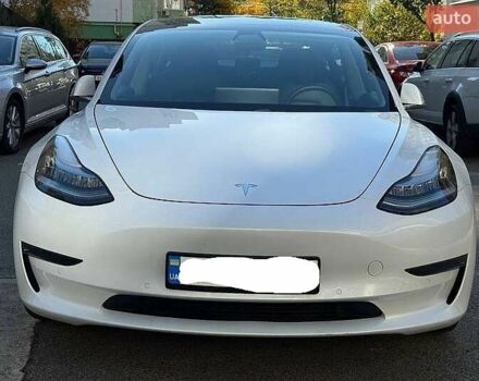 Білий Тесла Модель 3, об'ємом двигуна 0 л та пробігом 50 тис. км за 13700 $, фото 3 на Automoto.ua