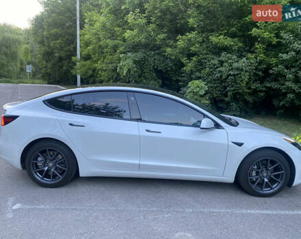 Білий Тесла Модель 3, об'ємом двигуна 0 л та пробігом 22 тис. км за 28900 $, фото 22 на Automoto.ua