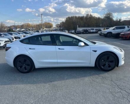 Білий Тесла Модель 3, об'ємом двигуна 0 л та пробігом 15 тис. км за 17600 $, фото 3 на Automoto.ua